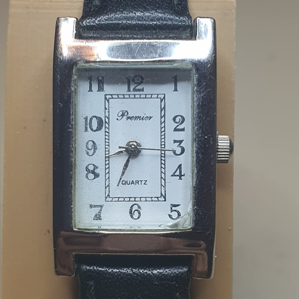 🦋10/$20🦋 Premier Quartz Silver/White Leather Women's Tank Watch